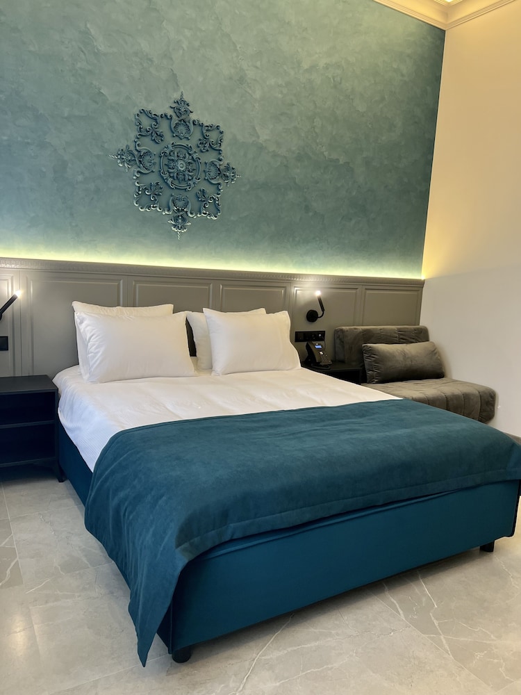 Superior Triple Room photo 3