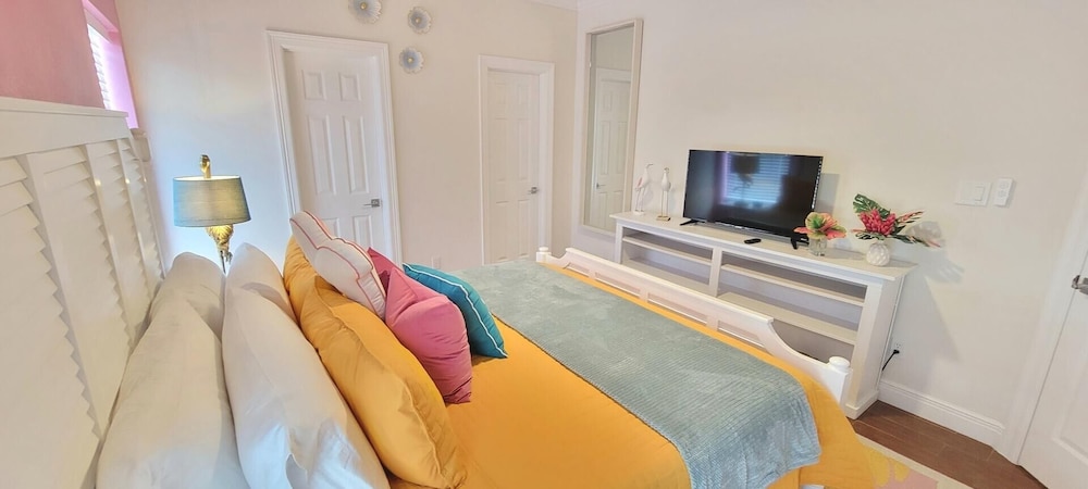 Condo, 2 Bedrooms