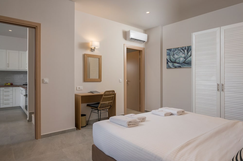 Deluxe Two Bedroom Villa with Sharing Pool photo 2