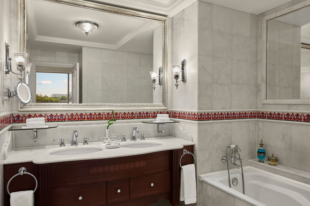 Club Suite, 1 Bedroom, Park View