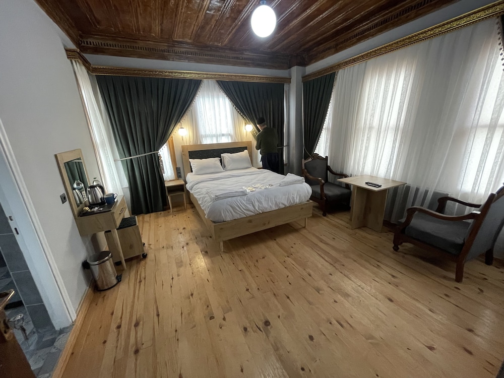 Superior Room, 1 Queen Bed, Non Smoking photo 1