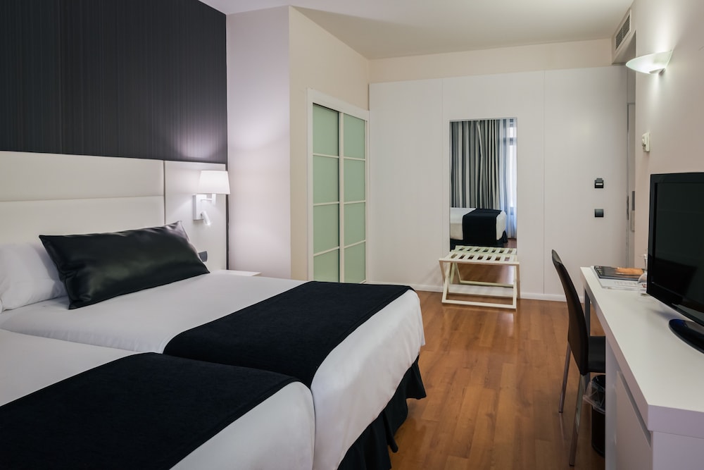 Double Room - Photo 3