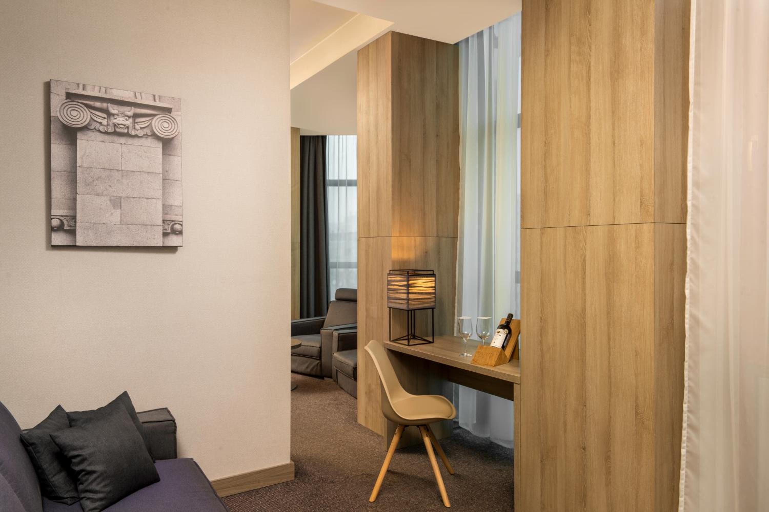 Executive Suite photo 2