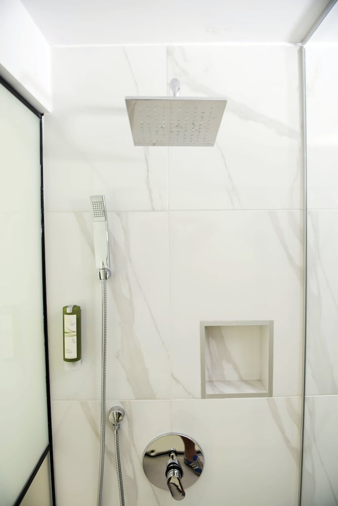 Standard Double or Twin Room, Partial Sea View - Photo 9