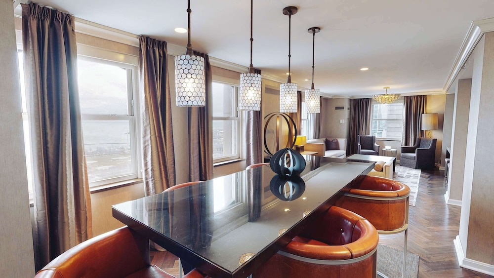 Suite, Multiple Beds