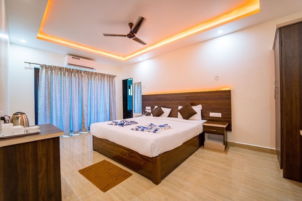 Deluxe Room - Photo 7