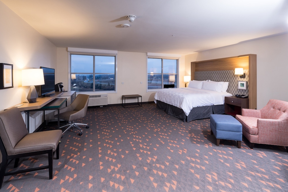 Standard Room, 1 King Bed, Accessible (Communications) - Photo 3