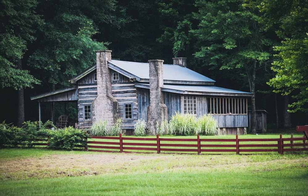 Deluxe Cabin, Private Bathroom (Neal)