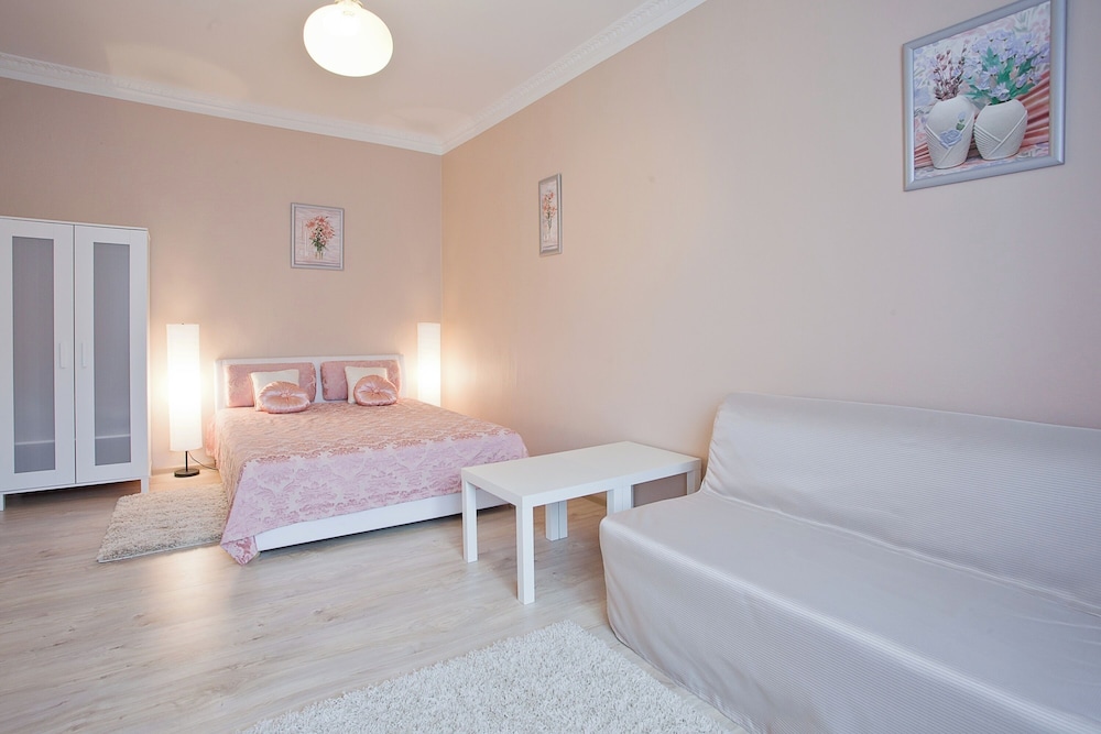 Apartment photo 2