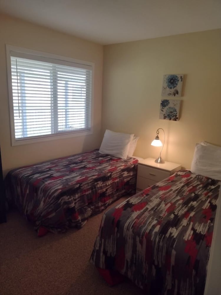 Two Bedroom Oceanfront - Sleeps 6 photo 2