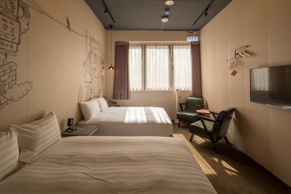 Luxury Quadruple Room, City View photo 2