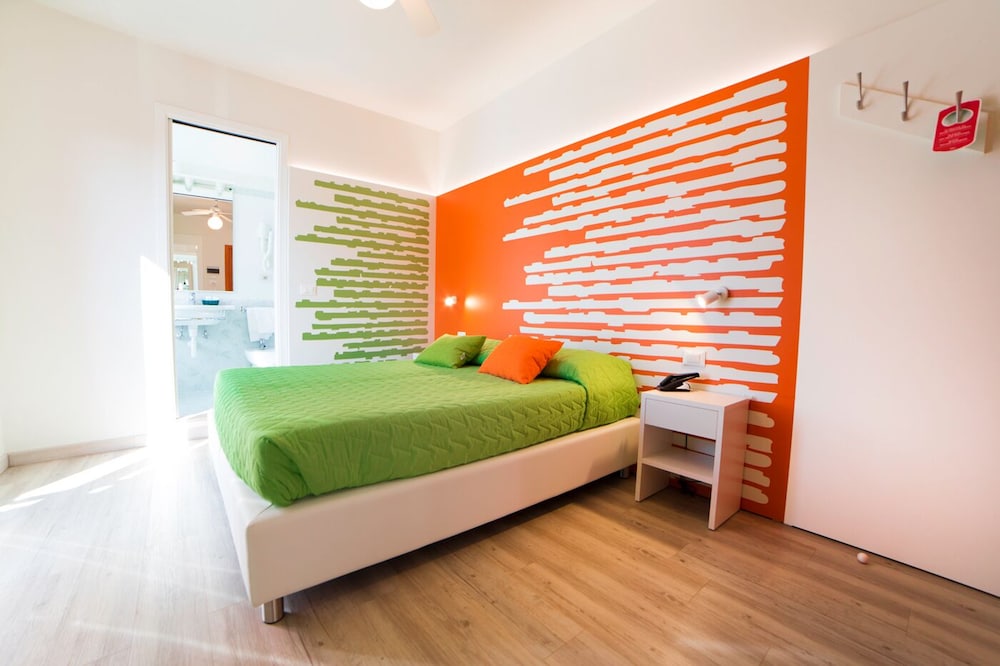 Design Double Room, 1 Bedroom, Refrigerator, Courtyard View photo 3