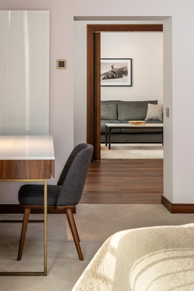 Suite, 1 King Bed