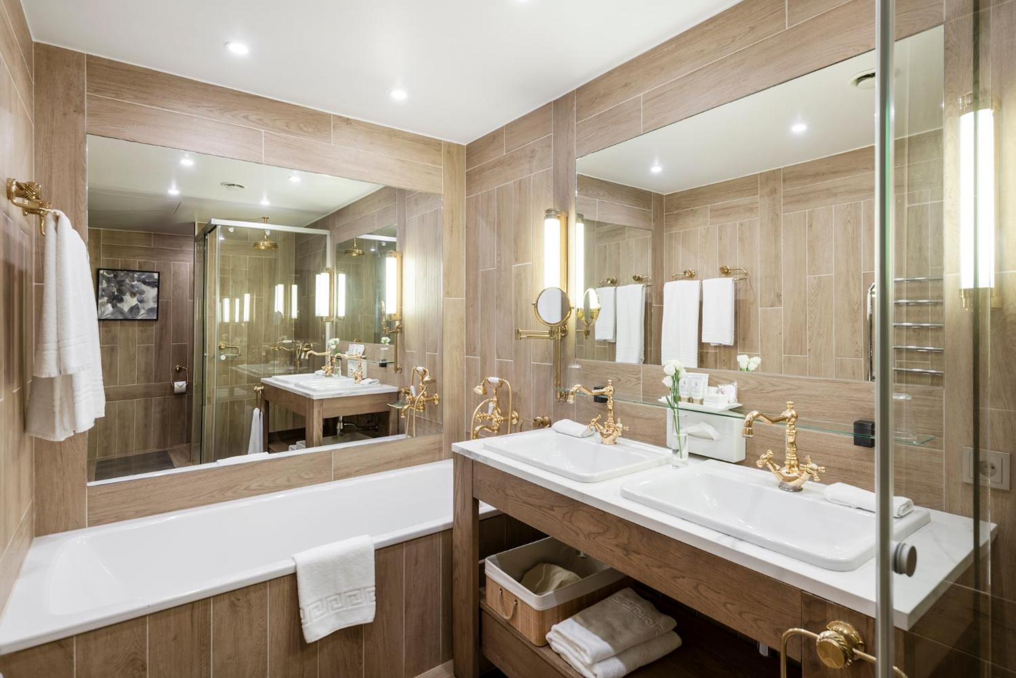 Deluxe Room with Spa Access photo 3