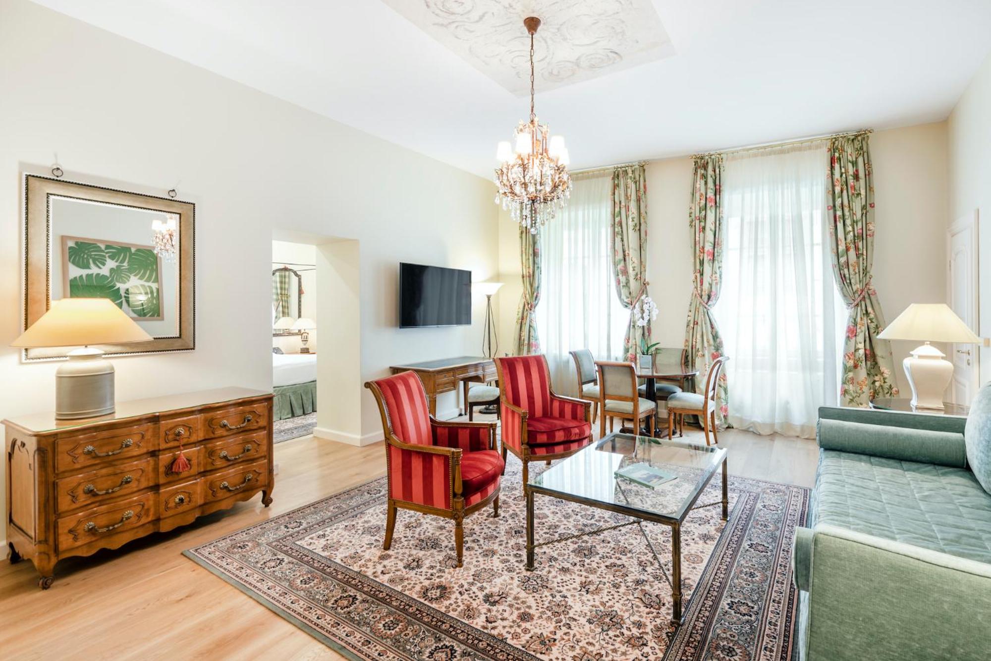 Deluxe Suite with Spa Access photo 2