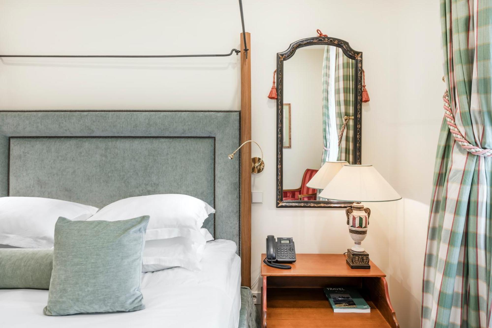 Deluxe Suite with Spa Access photo 3