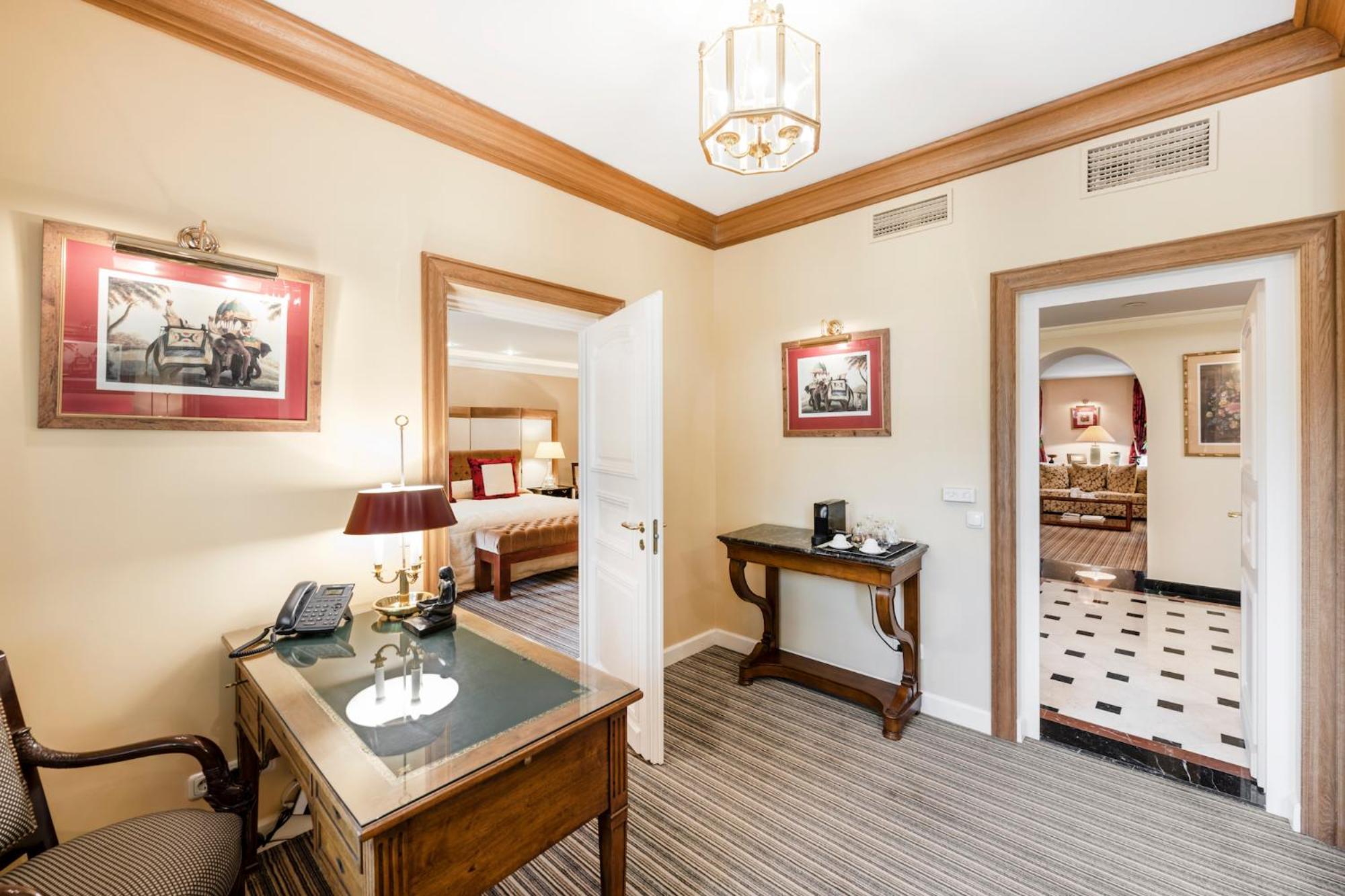 Presidential Suite with Spa Access photo 3