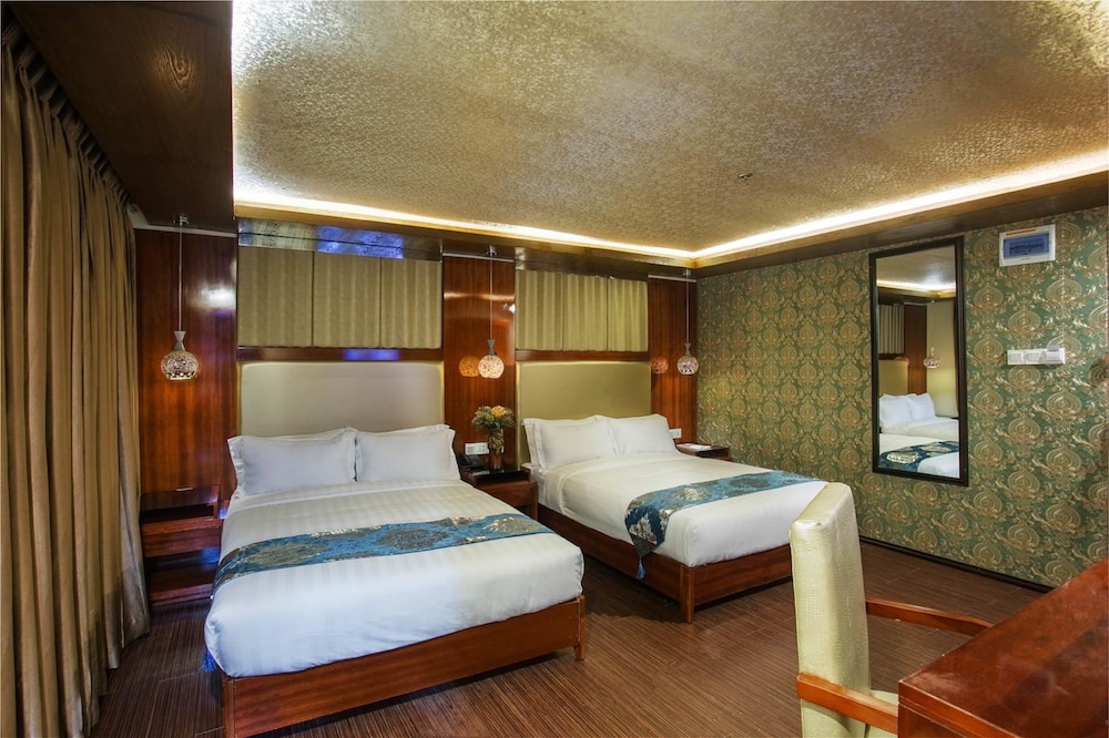 Family Suite, City View