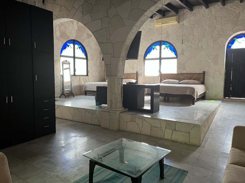 Family Room, Multiple Beds, Accessible photo 1