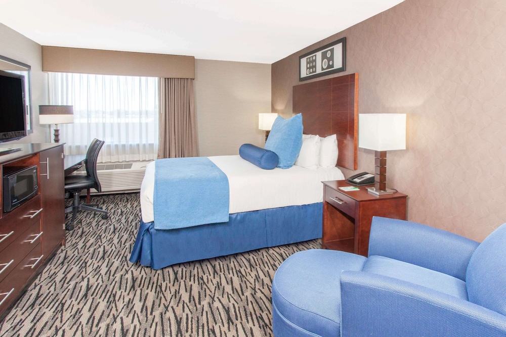 Deluxe Room, 1 Queen Bed - Photo 1