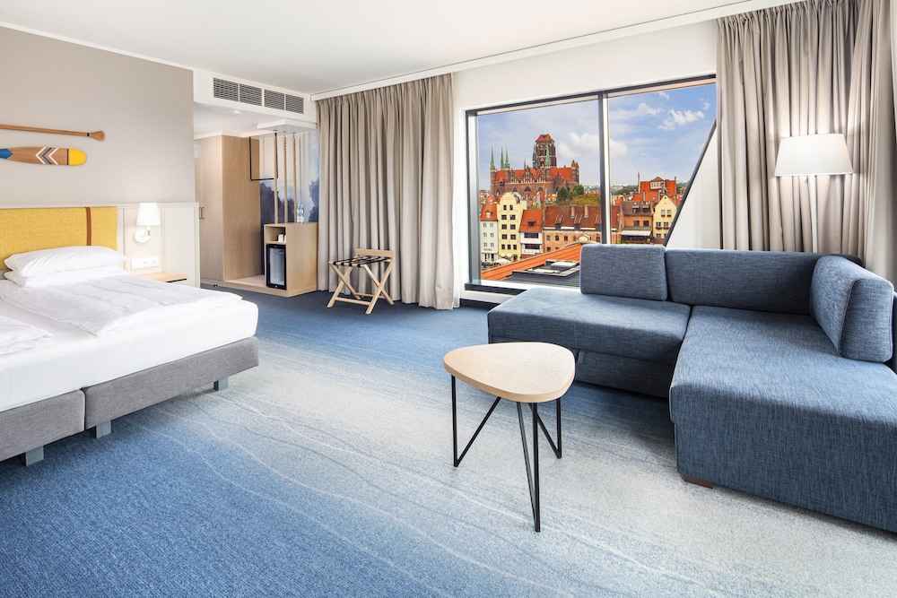 Premium Room, 1 King Bed, River View - Photo 12