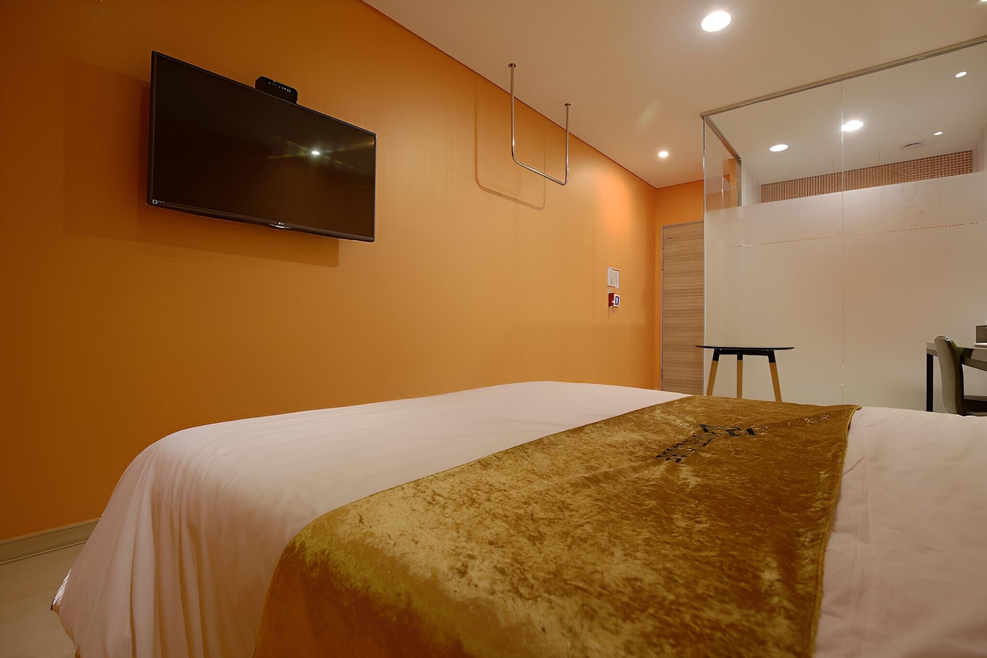 Room (Deluxe (Netflix/hot spring water/1 PC) photo 3