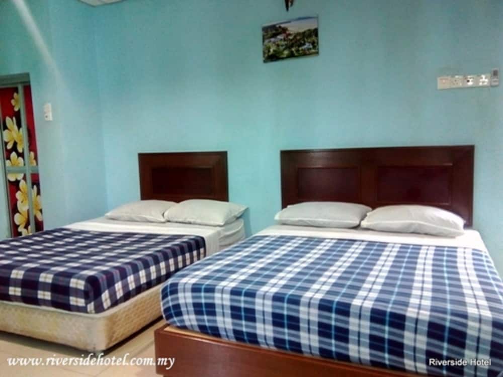 Standard Quadruple Room, 2 Queen Beds, City View