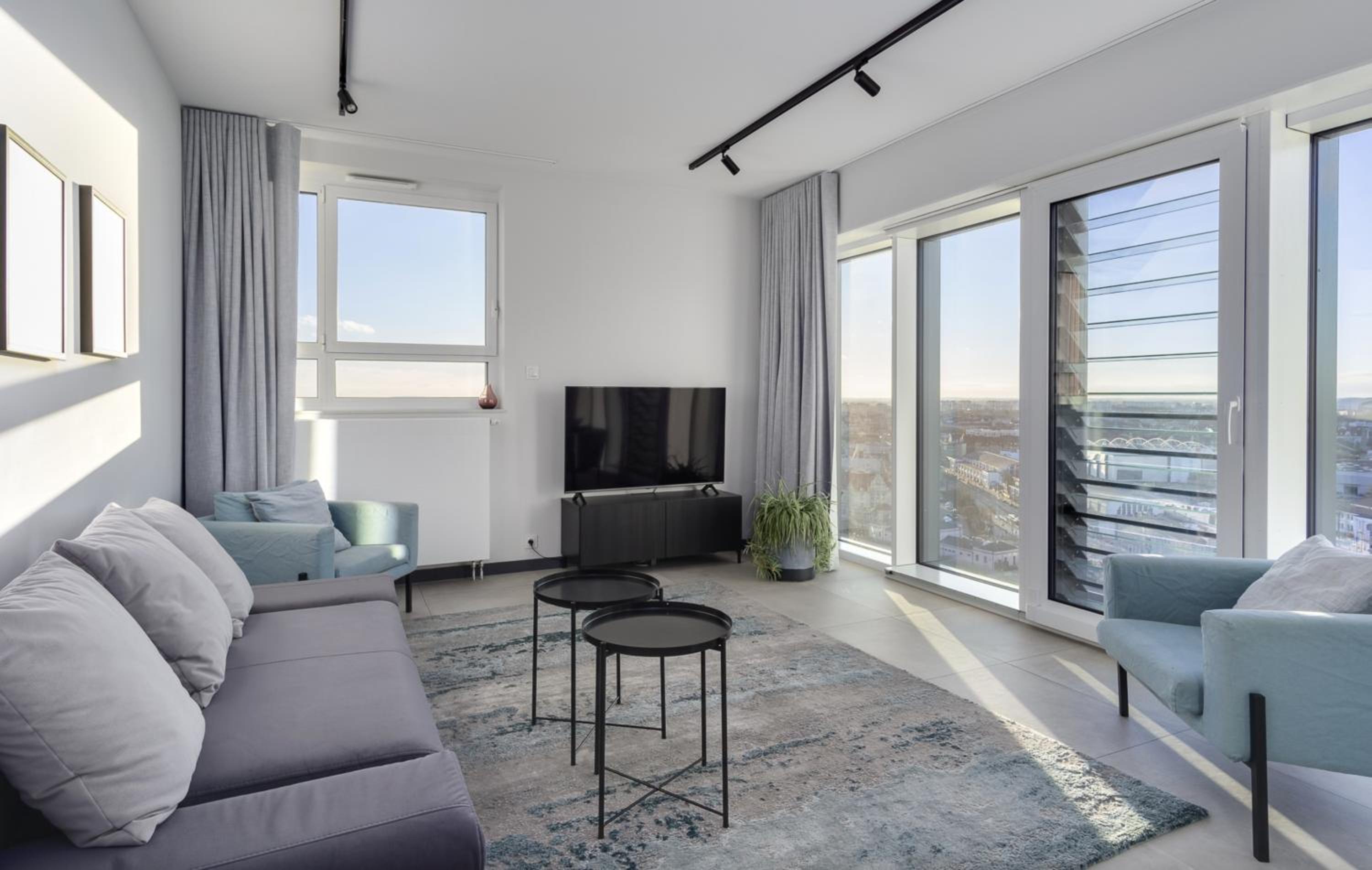 View Apartment with 2 bedrooms photo 1
