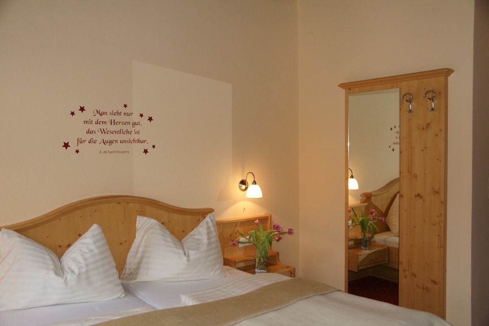 Classic Double Room, Ensuite photo 1