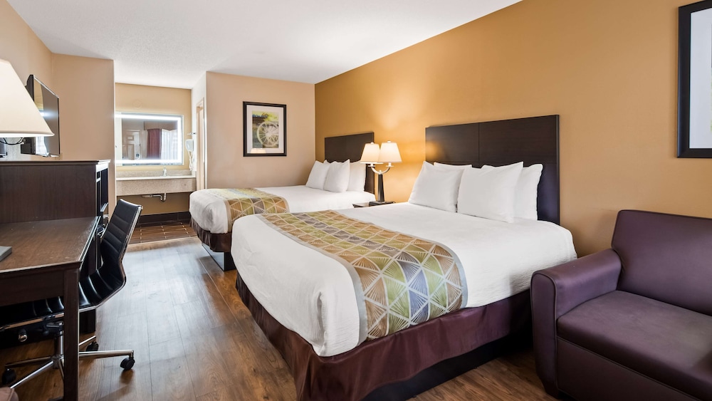 Standard Room, 2 Queen Beds, Smoking, Refrigerator & Microwave photo 1