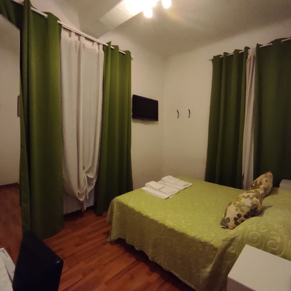 Basic Double Room, 1 Double or 2 Twin Beds, Non Smoking - Photo 26