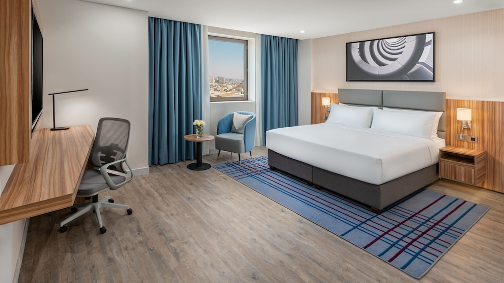 Suite, 1 Bedroom, City View - Photo 7