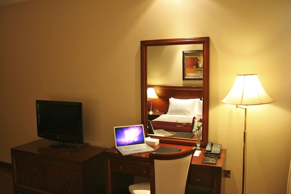 Family Suite, 1 King Bed photo 3