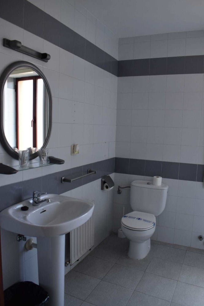 Double or Twin Room - Photo 3