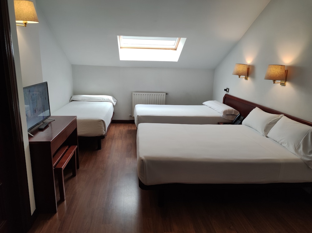 Standard Triple Room - Photo 13