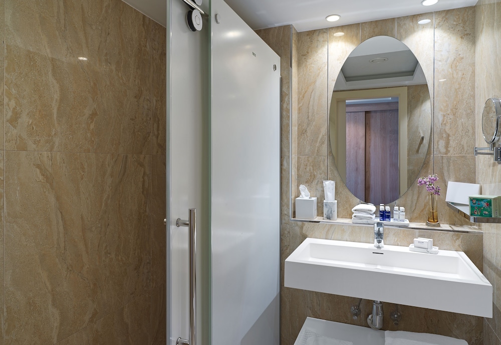Swim Up Junior Suite - Photo 11