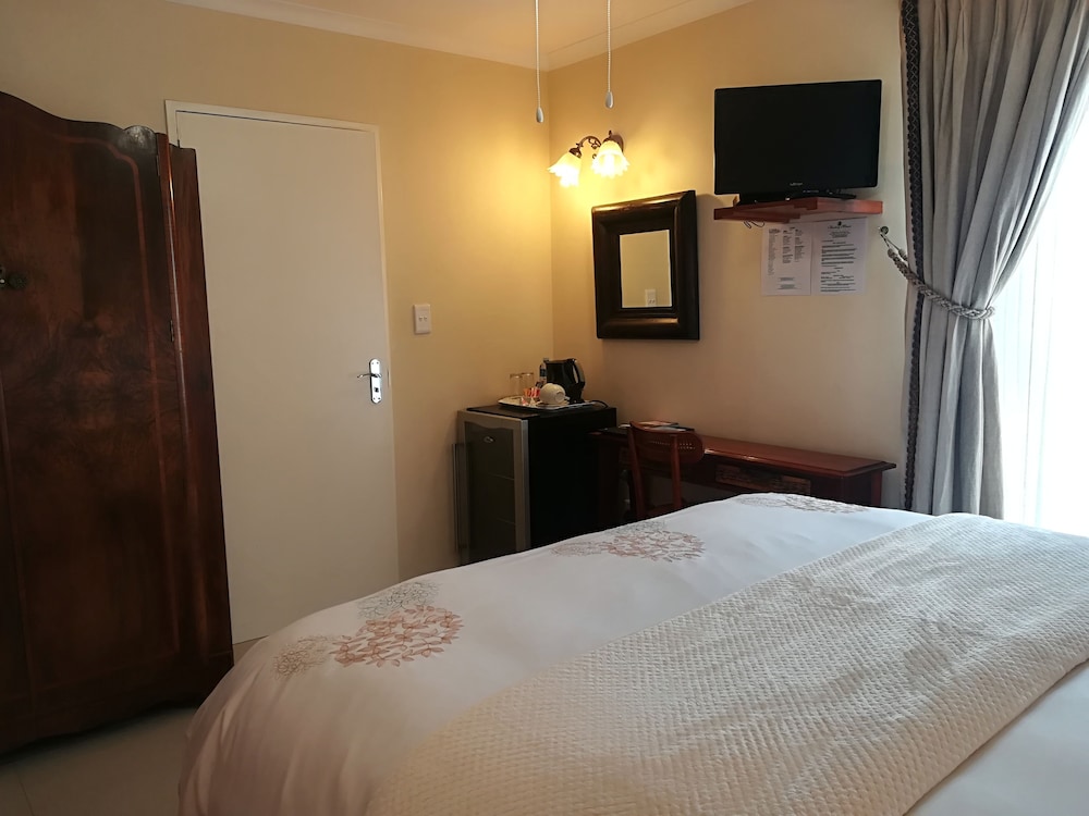 Luxury Queen Standard Room