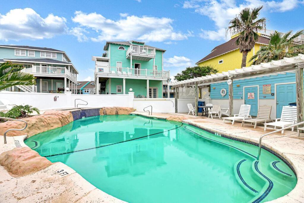 Five-Bedroom Holiday Home