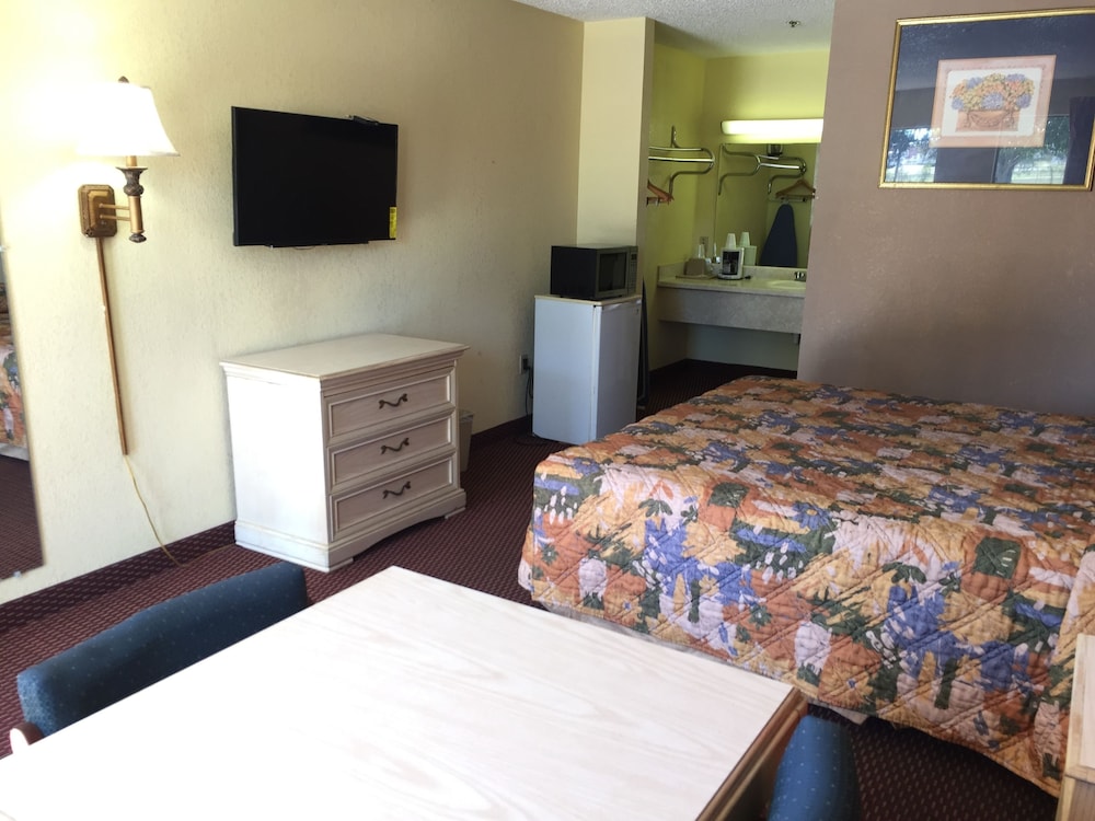 Standard Room, 1 King Bed, Smoking
