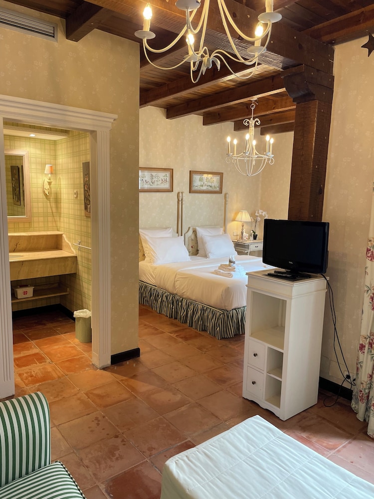 Manor Suite # 3