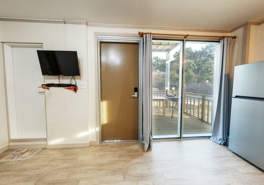Room (Couple A) photo 1