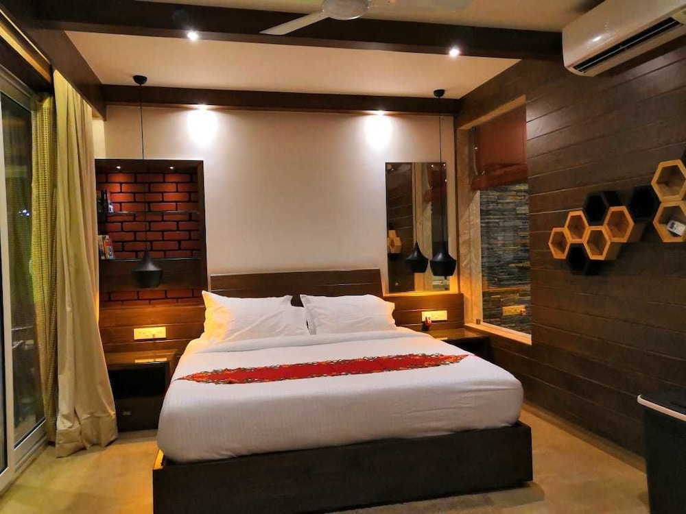 Super Deluxe Suite photo 1