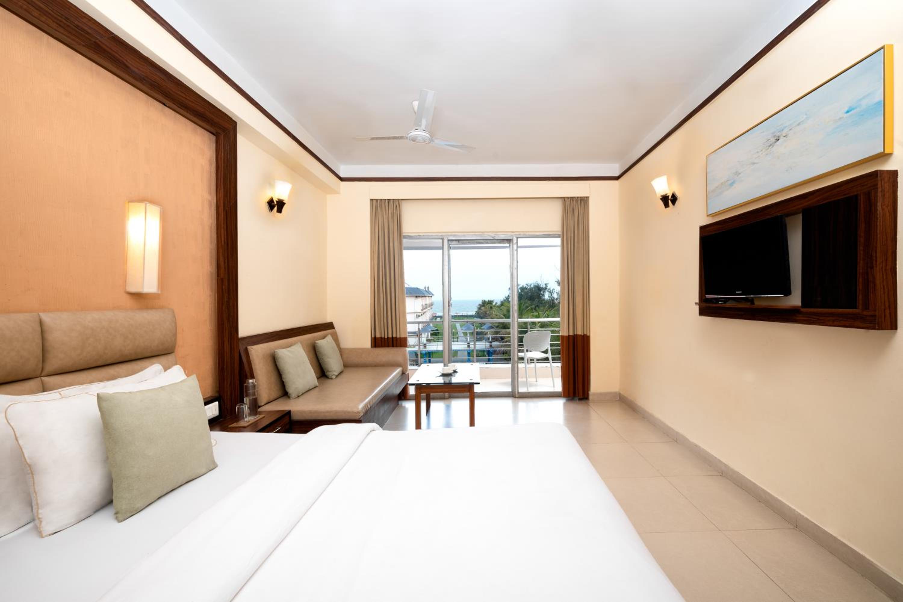 Premium Room with Pool View photo 1