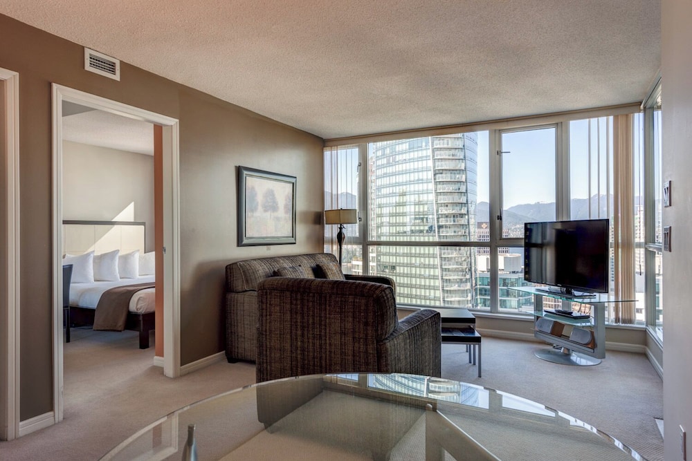 Carmana 1-Bedroom Suite (1 Queen)