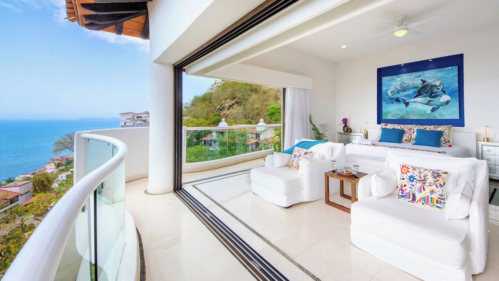 Luxury Penthouse, 2 Bedrooms, Tower photo 2