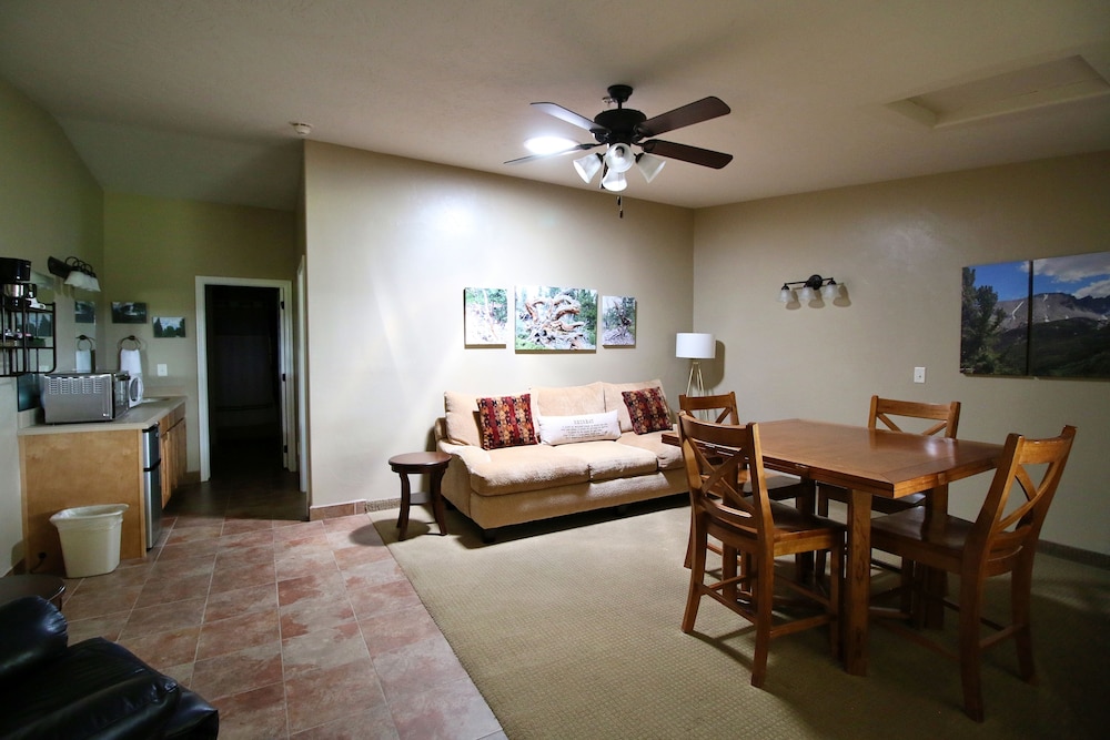Deluxe Room, 2 Queen Beds, Non Smoking