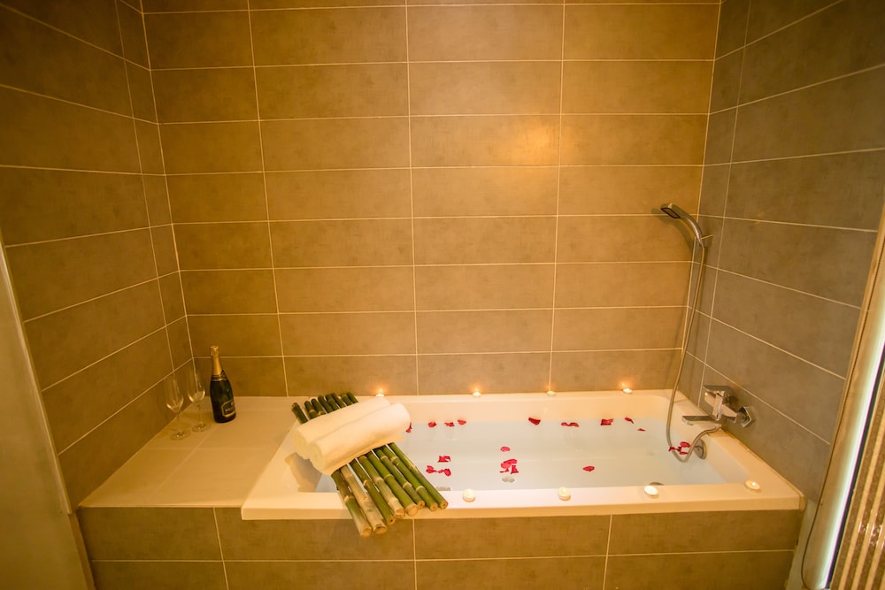 Garden Serenity Double or Twin Room - Photo 5