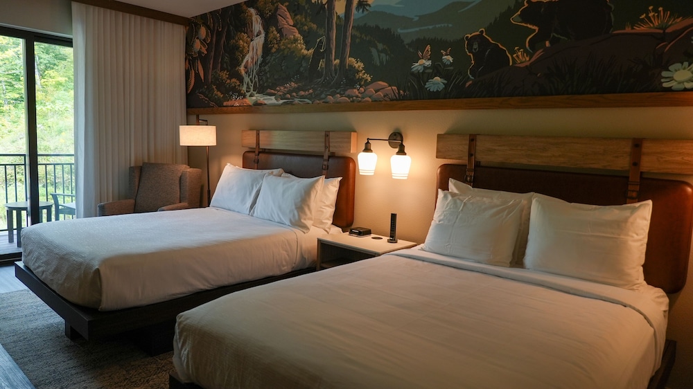 Two QUEEN Beds with Balcony photo 1