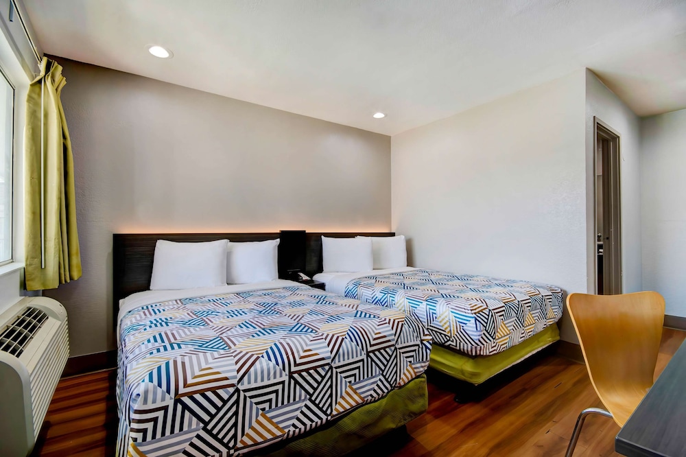 Deluxe Room, 2 Double Beds, Non Smoking, Kitchenette