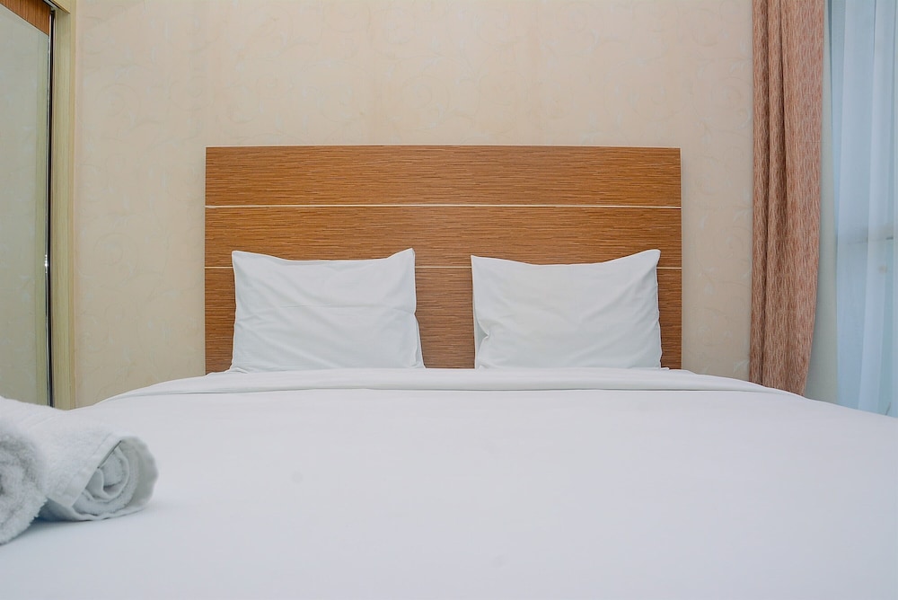 Room - Photo 11